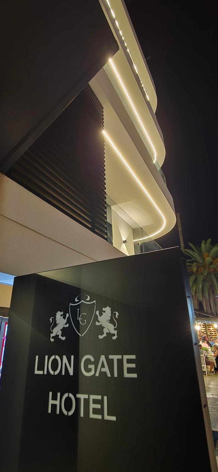 Lion Gate Hotel ساراندا المظهر الخارجي الصورة